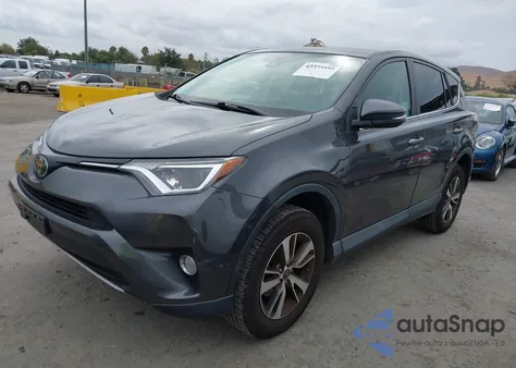 2018 Toyota Rav4 Xle z USA, uszkodzony, nr VIN 2T3WFREV2JW500563